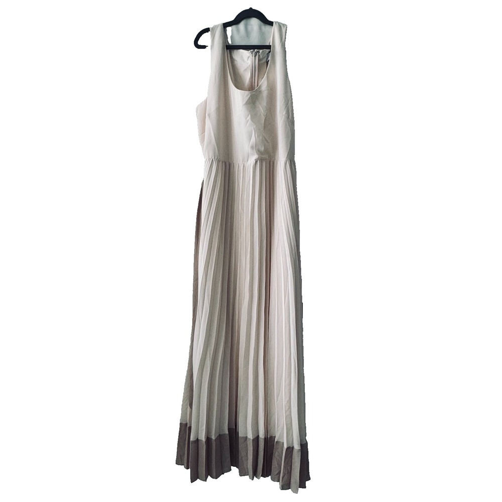 Belle‎ Badgley Mischka Ivory Pleated Colorblock Maxi Dress NWT Size 14 Elegant